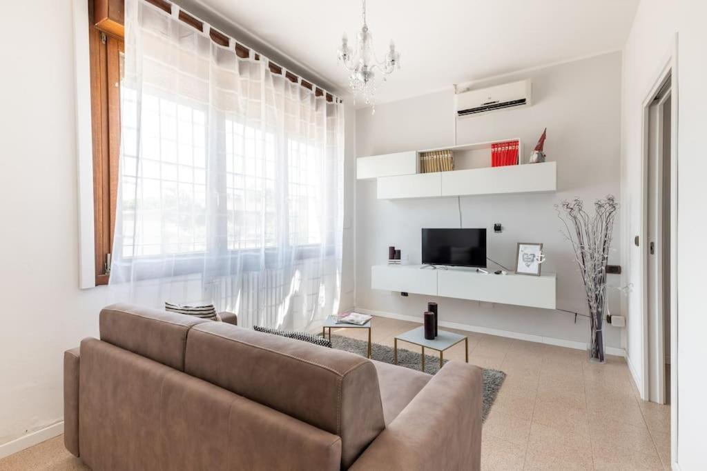 “Casa Moderna Con Parcheggio Privato” Apartment Imola Exterior photo